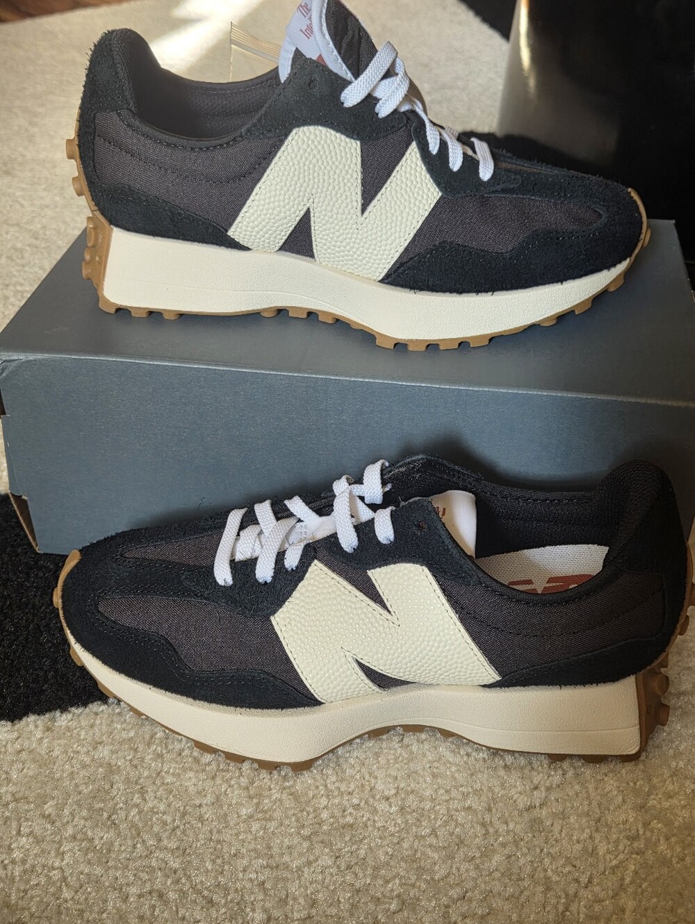 NEW BALANCE LIFESTYLE 327 SNEAKER SZ 7